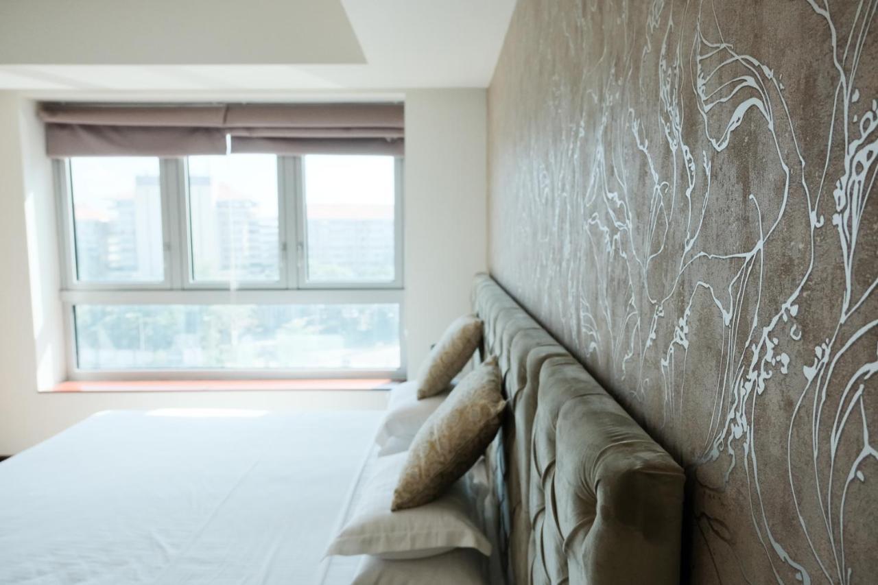 Brand New Water Front Luxury Cinnamon Suites Apartment In Heart Of Colombo City Buitenkant foto