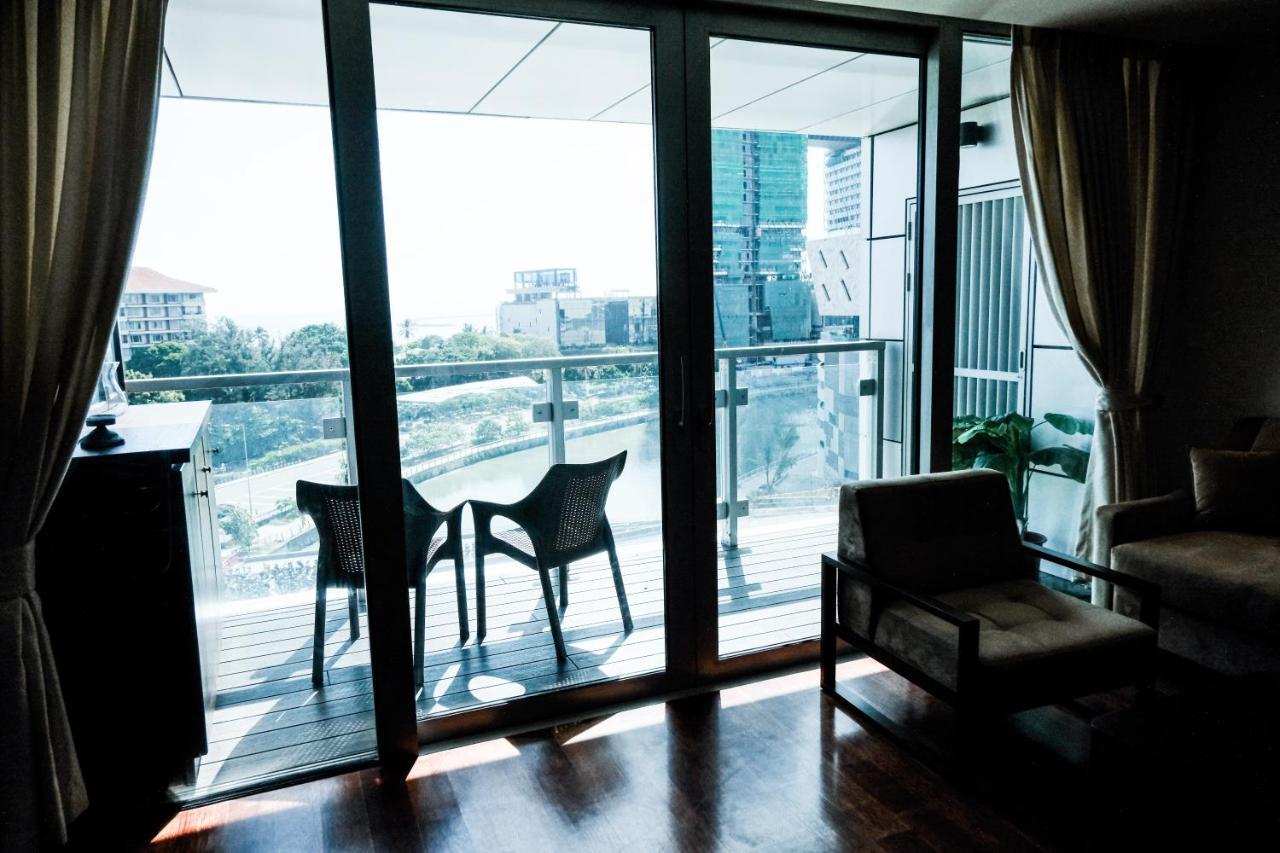 Brand New Water Front Luxury Cinnamon Suites Apartment In Heart Of Colombo City Buitenkant foto