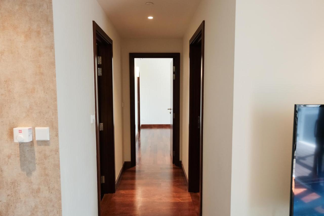 Brand New Water Front Luxury Cinnamon Suites Apartment In Heart Of Colombo City Buitenkant foto