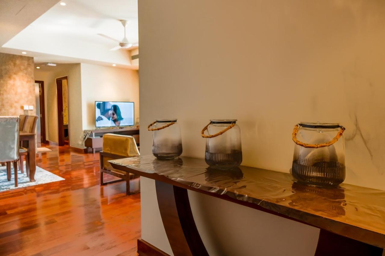 Brand New Water Front Luxury Cinnamon Suites Apartment In Heart Of Colombo City Buitenkant foto