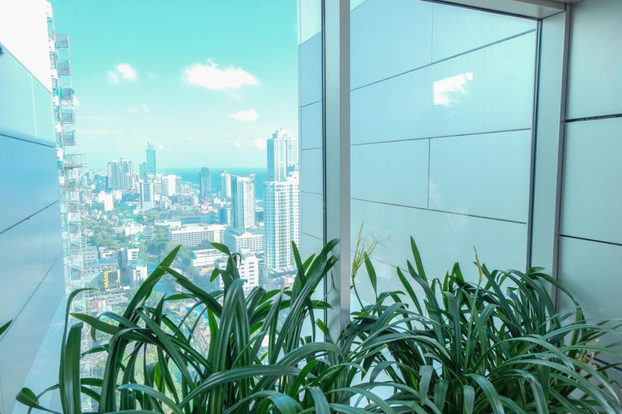 Brand New Water Front Luxury Cinnamon Suites Apartment In Heart Of Colombo City Buitenkant foto
