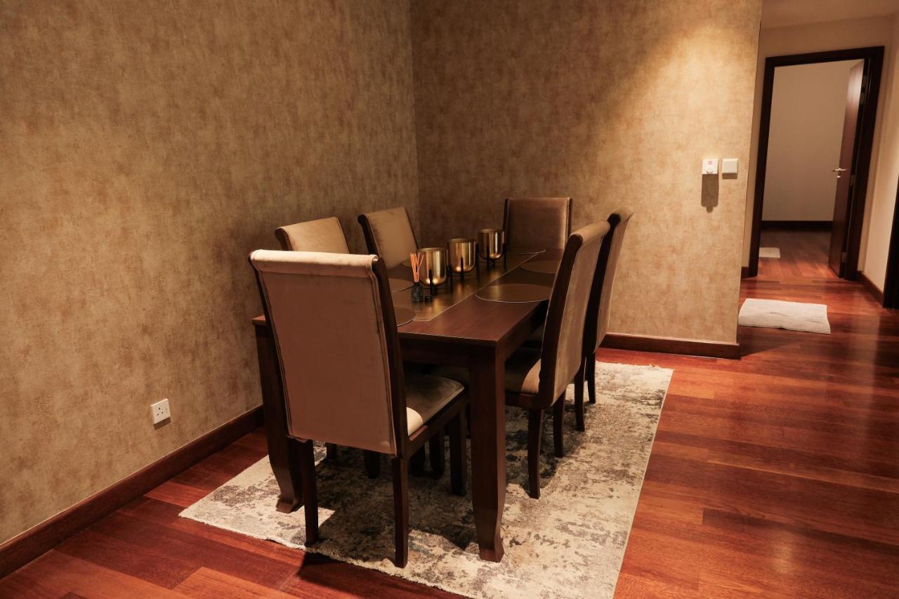 Brand New Water Front Luxury Cinnamon Suites Apartment In Heart Of Colombo City Buitenkant foto