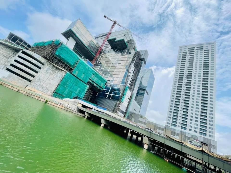 Brand New Water Front Luxury Cinnamon Suites Apartment In Heart Of Colombo City Buitenkant foto